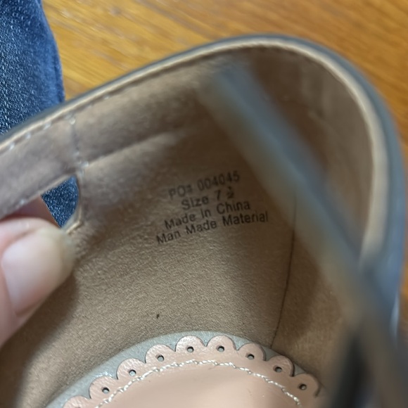 Journee Collection Siri T-strap shoes grey. Never worn. New in box. W 7.5 - Picture 6 of 6